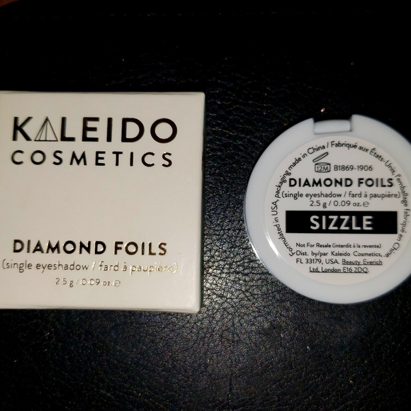 (6 for $25) Diamond Foil Eyeshadow - Picture 2 of 2